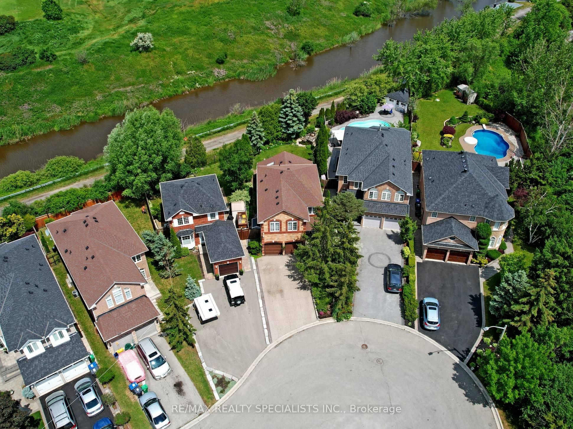 1169 Barnswallow Court, Mississauga, ON L5V 2J6 photo 5