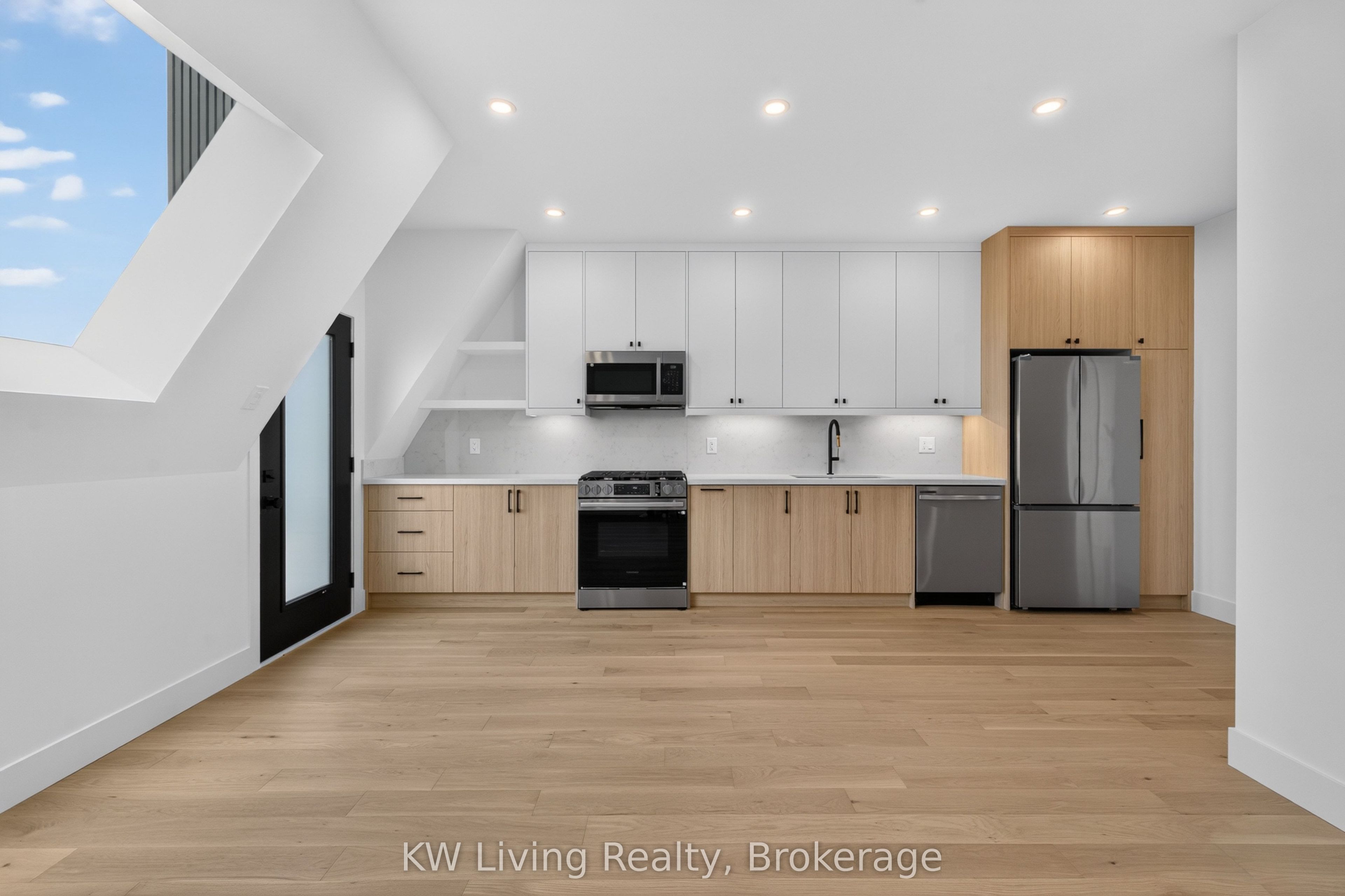 96 Belgravia Avenue, Toronto, ON M6E 2M5 photo 3