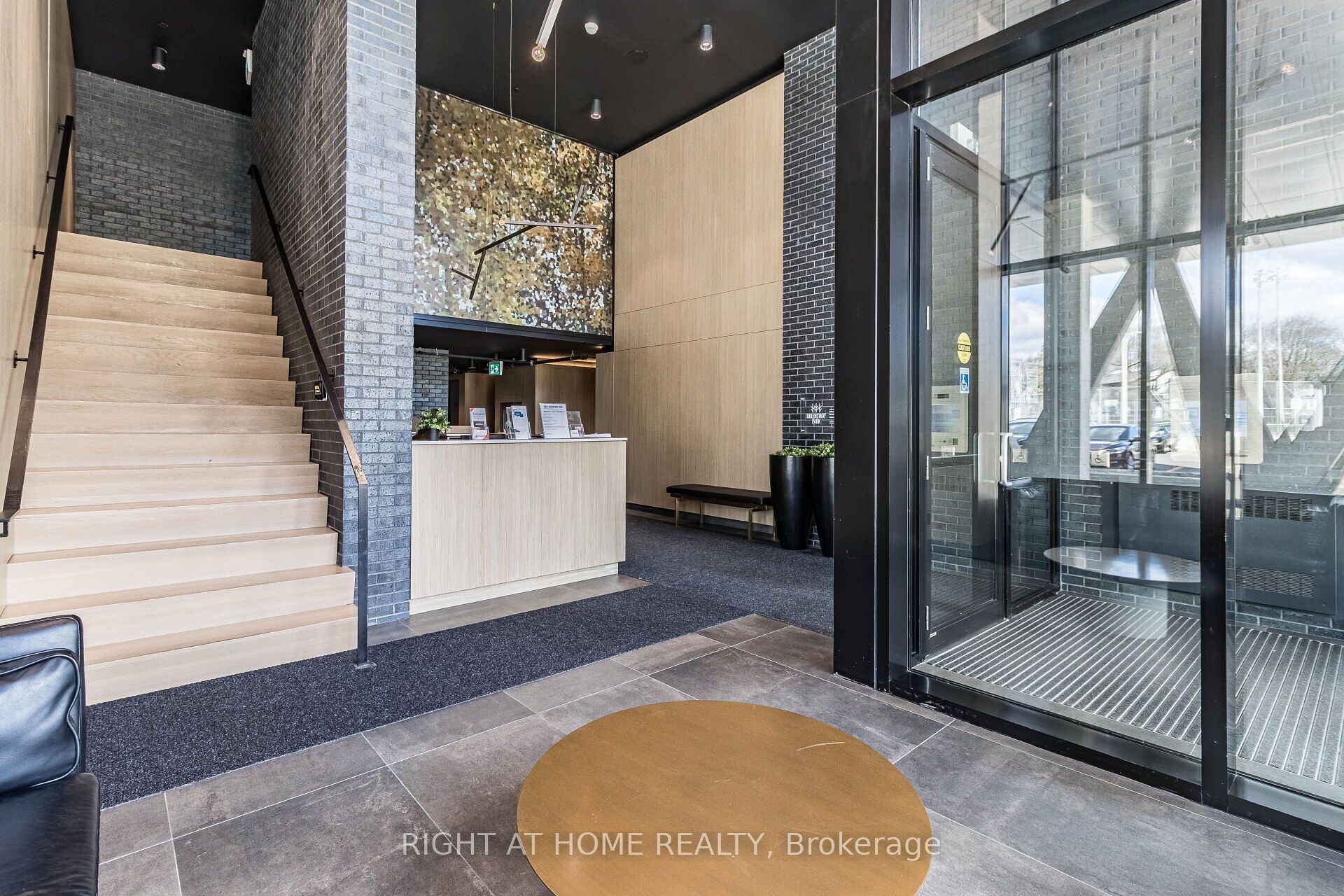7 Smith Crescent 817, Toronto, ON M8Z 0G3 photo 4