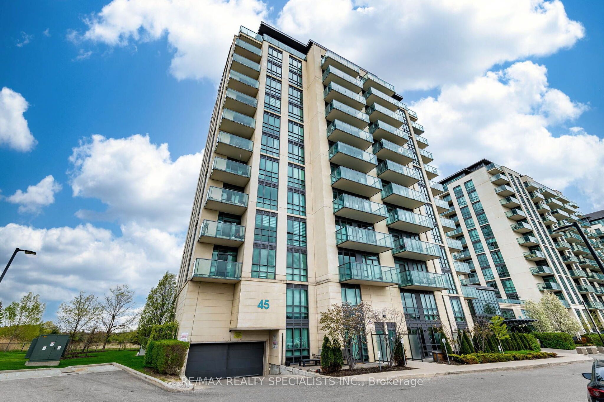45 Yorkland Boulevard 805, Brampton, ON L6P 4B4 photo 2