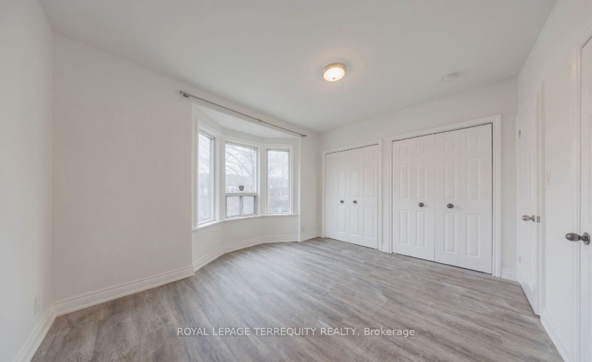 185 Laughton Avenue Upper, Toronto, ON M6N 2X6 photo 2