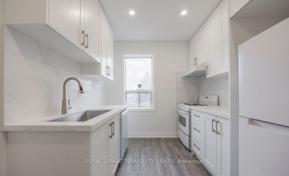 185 Laughton Avenue Upper, Toronto, ON M6N 2X6 photo 3