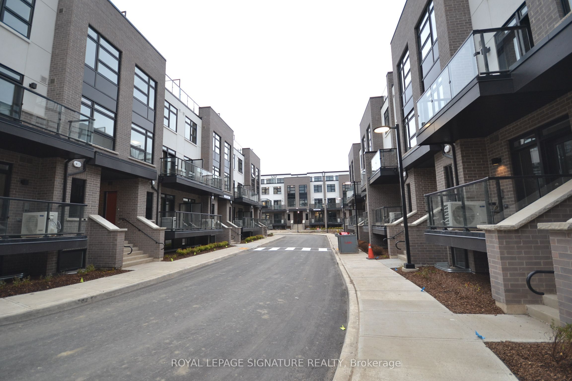 1573 Rose Way 107, Milton, ON L9E 1N4 photo 2