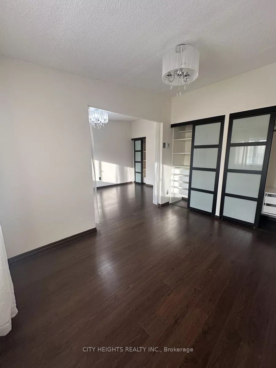 180 Mississauga Valley Boulevard 143, Mississauga, ON L5A 3M2 photo 5