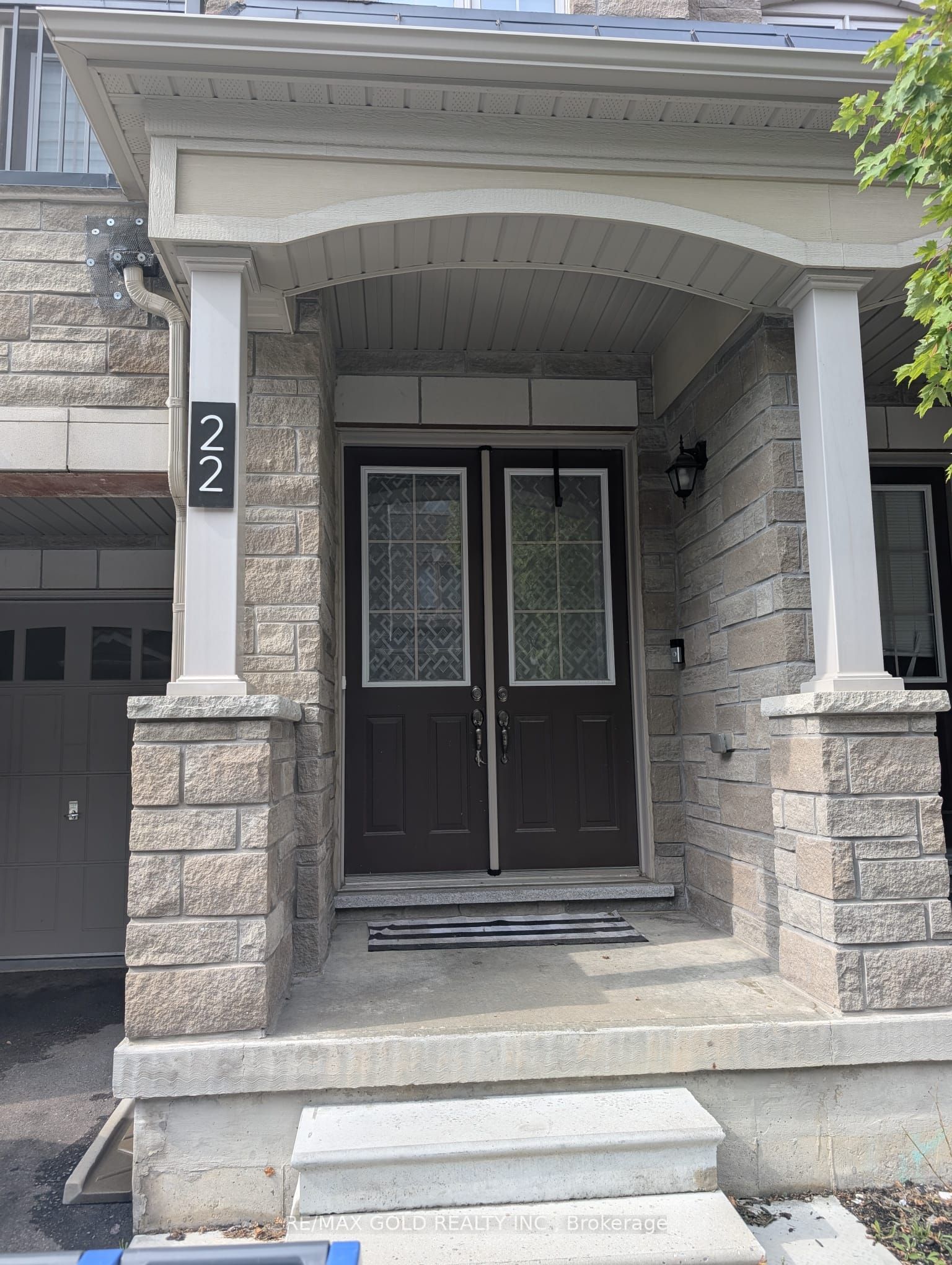 22 Faye Street, Brampton, ON L6P 4M9