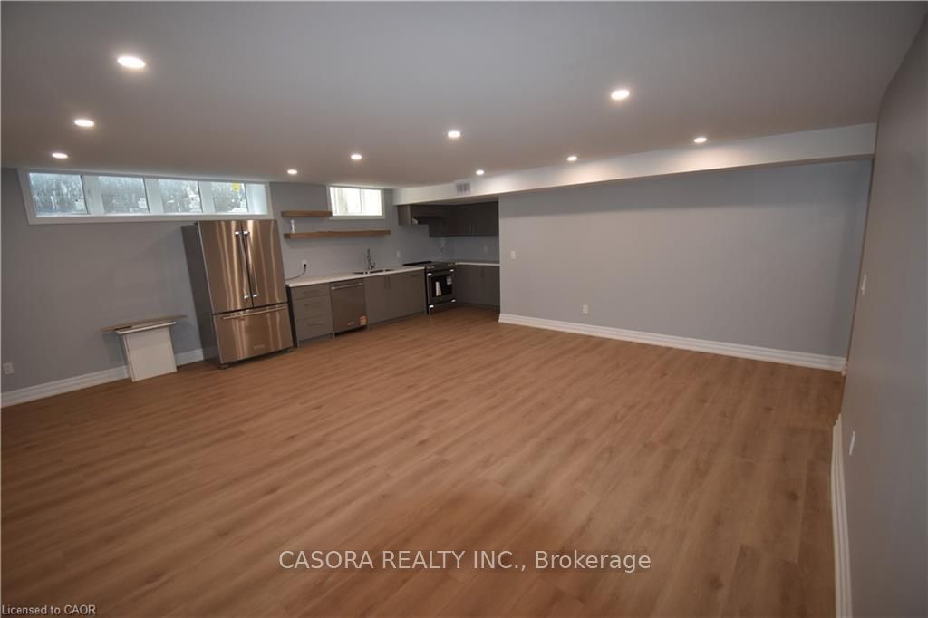 1294 Coric Avenue 2, Burlington, ON L7R 3S3 photo 2
