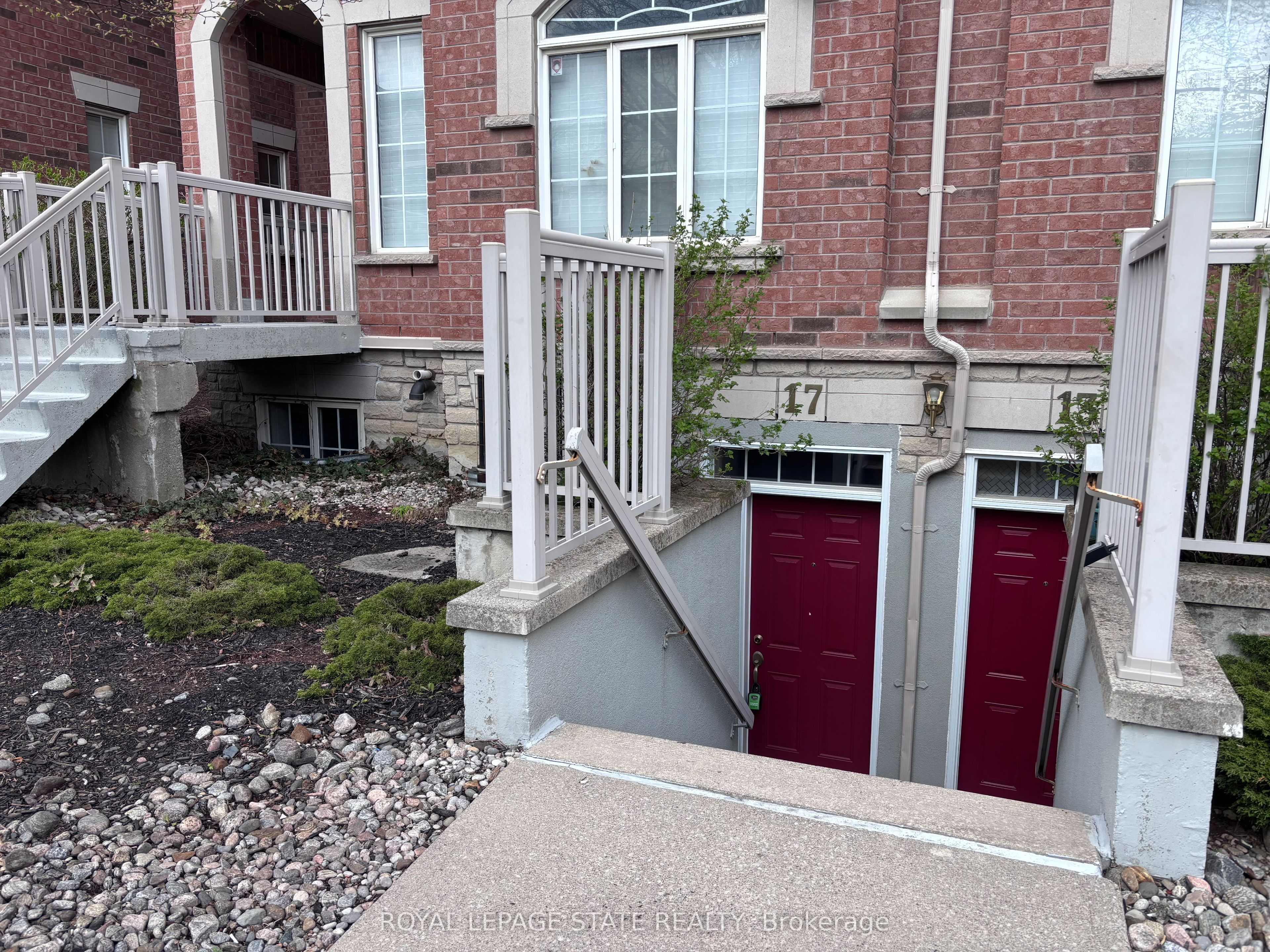 615 Shoreline Drive 17, Mississauga, ON L5B 4K4 photo 2