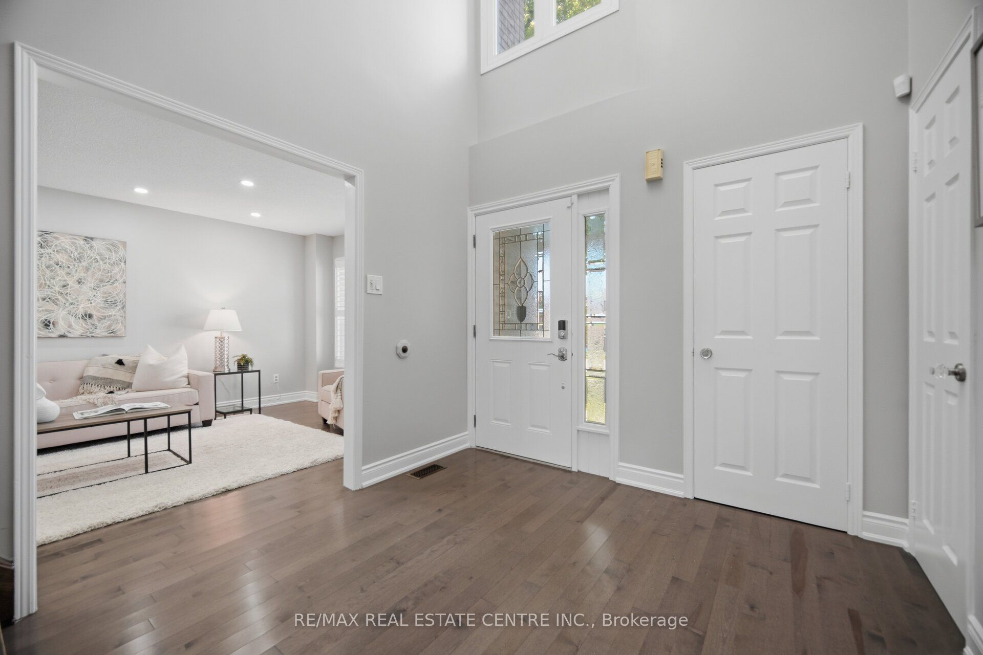 1558 Highbrook Avenue, Mississauga, ON L5M 4V8 photo 3