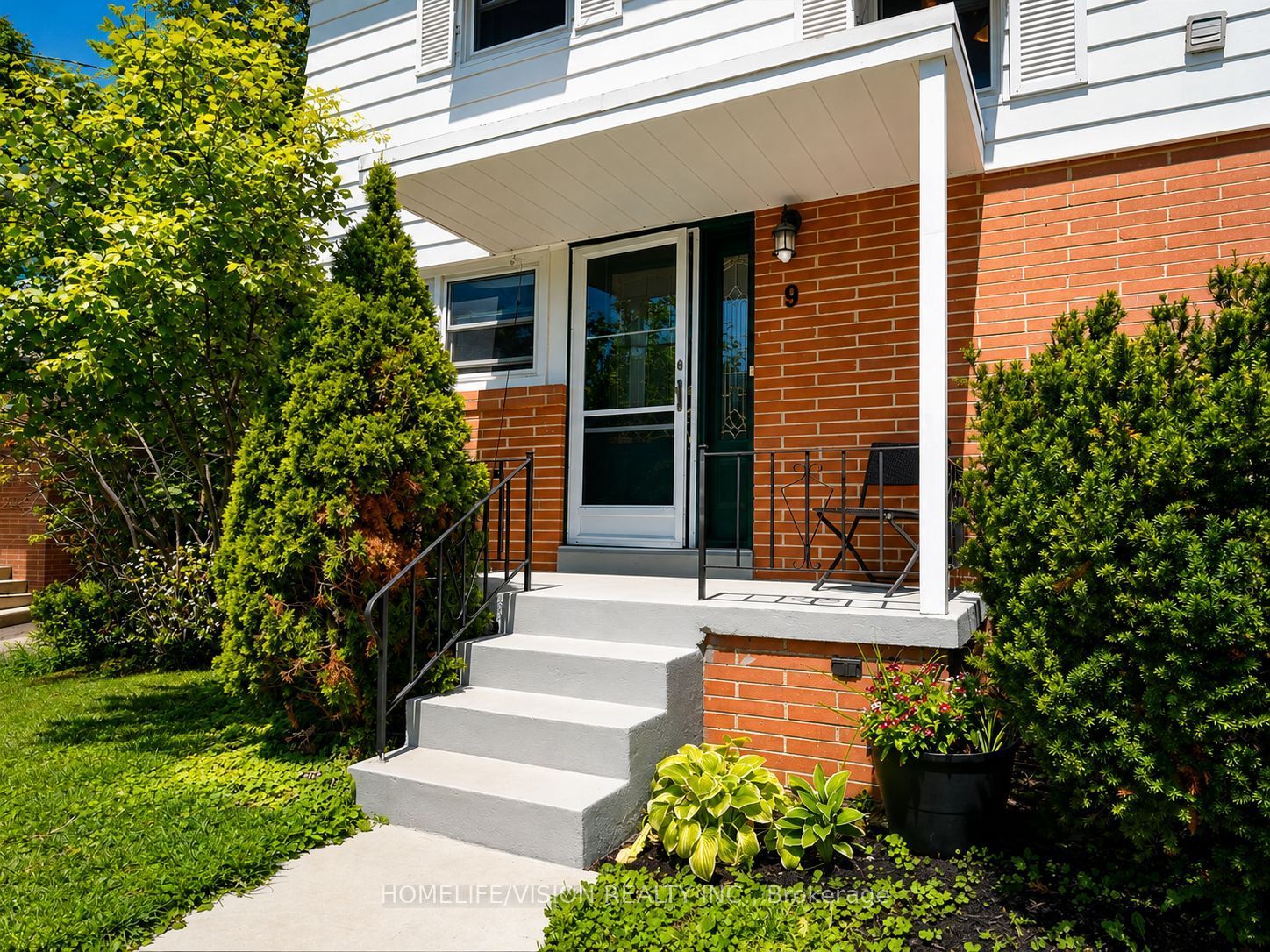 9 Lyndfield Crescent, Brampton, ON L6W 2P4 photo 3