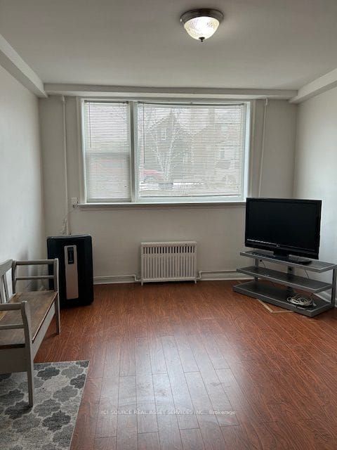 53 Kirknewton Road 1, Toronto, ON M6E 3X9 photo 3