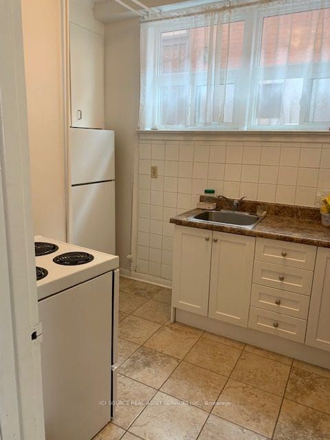 53 Kirknewton Road 1, Toronto, ON M6E 3X9 photo 4