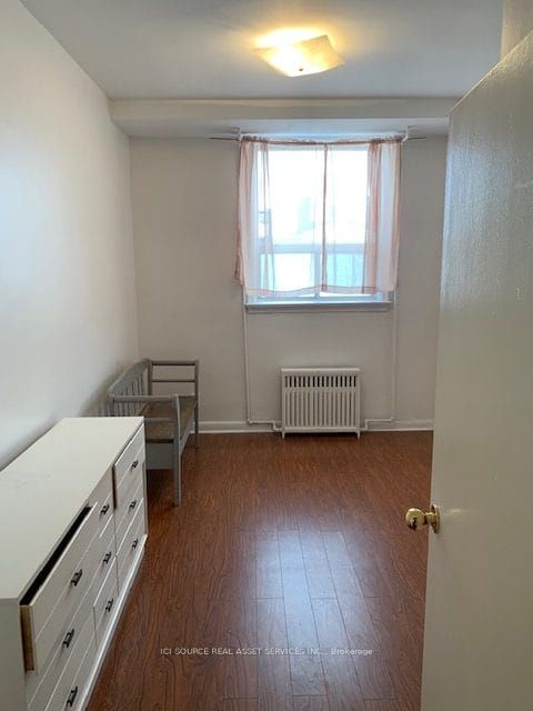 53 Kirknewton Road 1, Toronto, ON M6E 3X9 photo 5