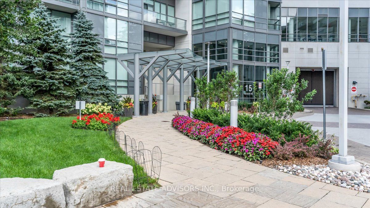 15 Legion Road 204, Toronto, ON M8V 0A9 photo 2