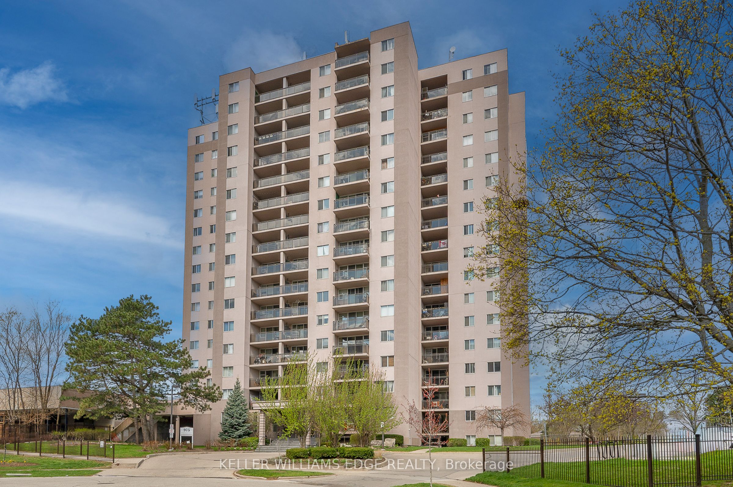 975 Warwick Court 708, Burlington, ON L7T 3Z7 photo 3