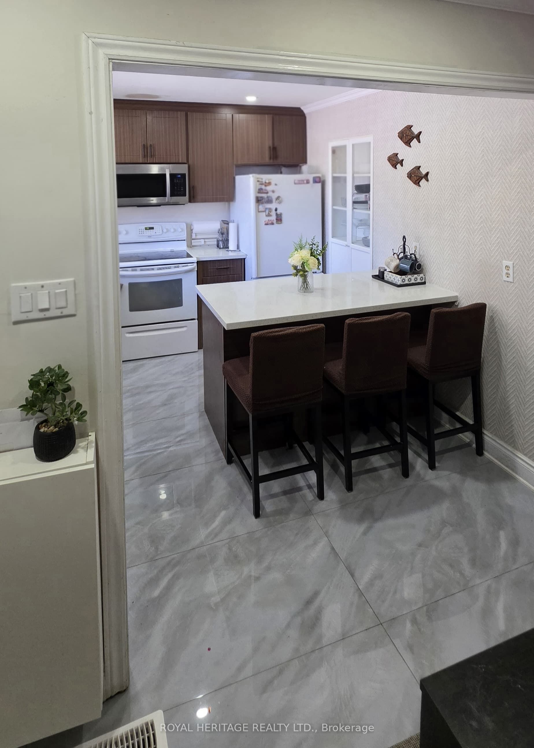 98 Falconer Drive 75, Mississauga, ON L5N 1Y2 photo 3
