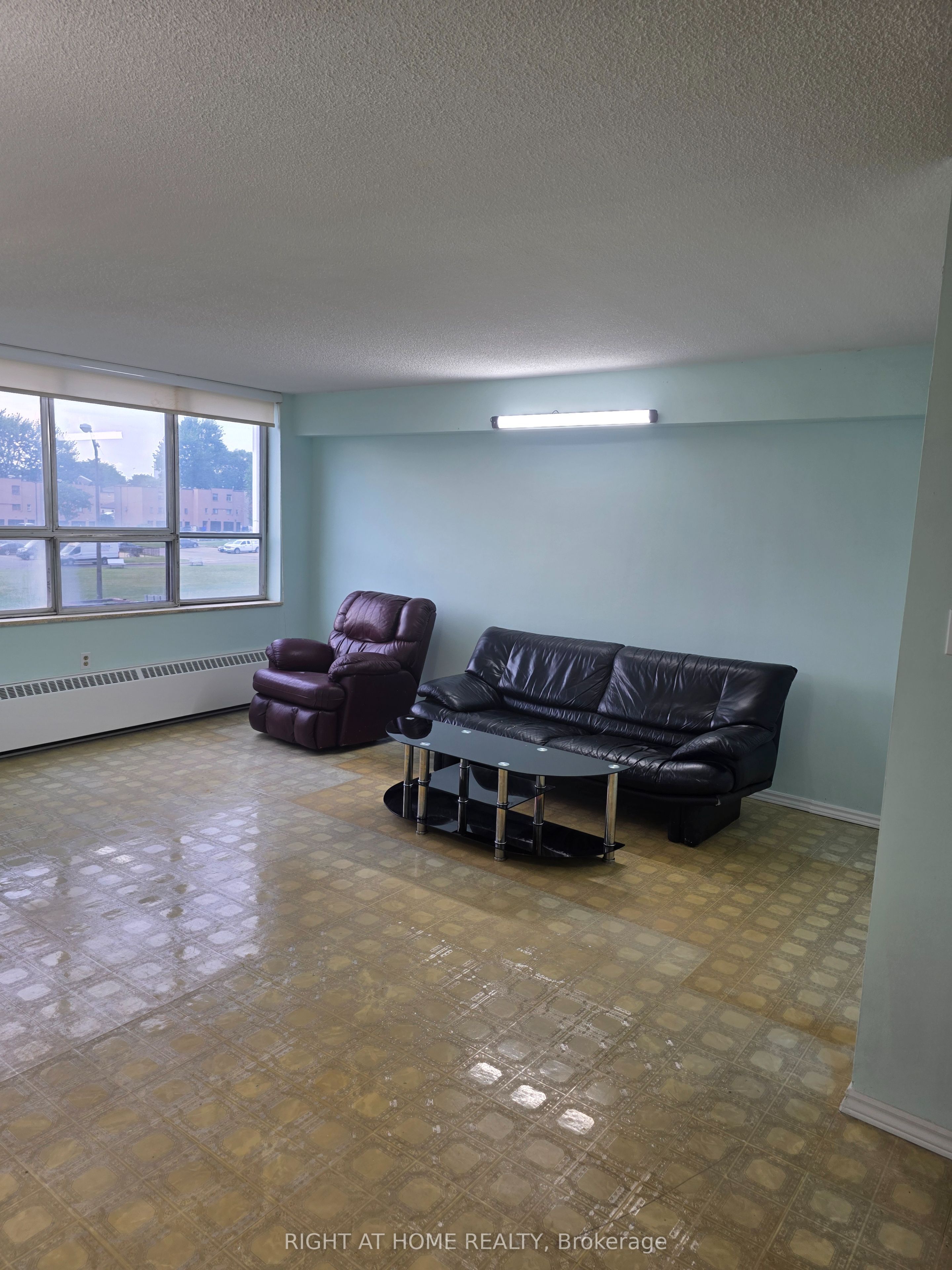 50 Lotherton Pathway 302, Toronto, ON M6B 2G8 photo 5