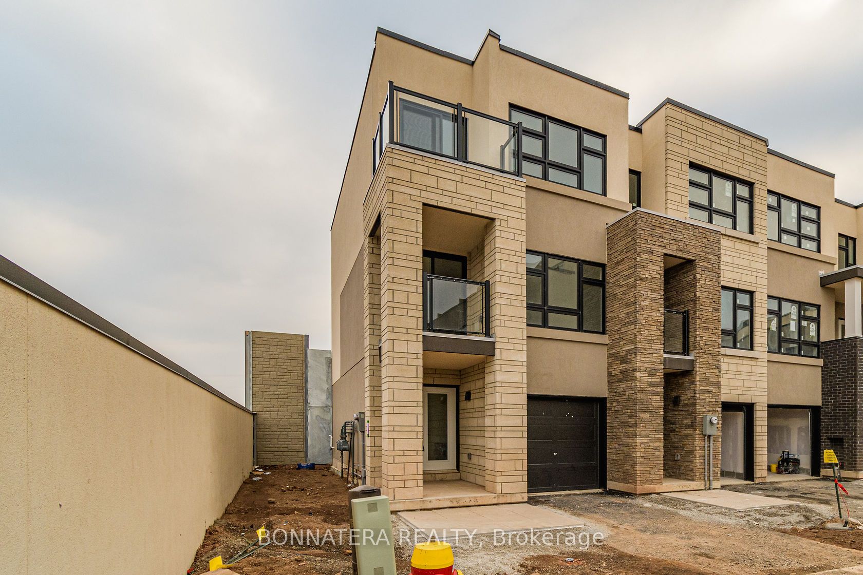1121 Cooke Boulevard 59, Burlington, ON L7T 0C3 photo 3