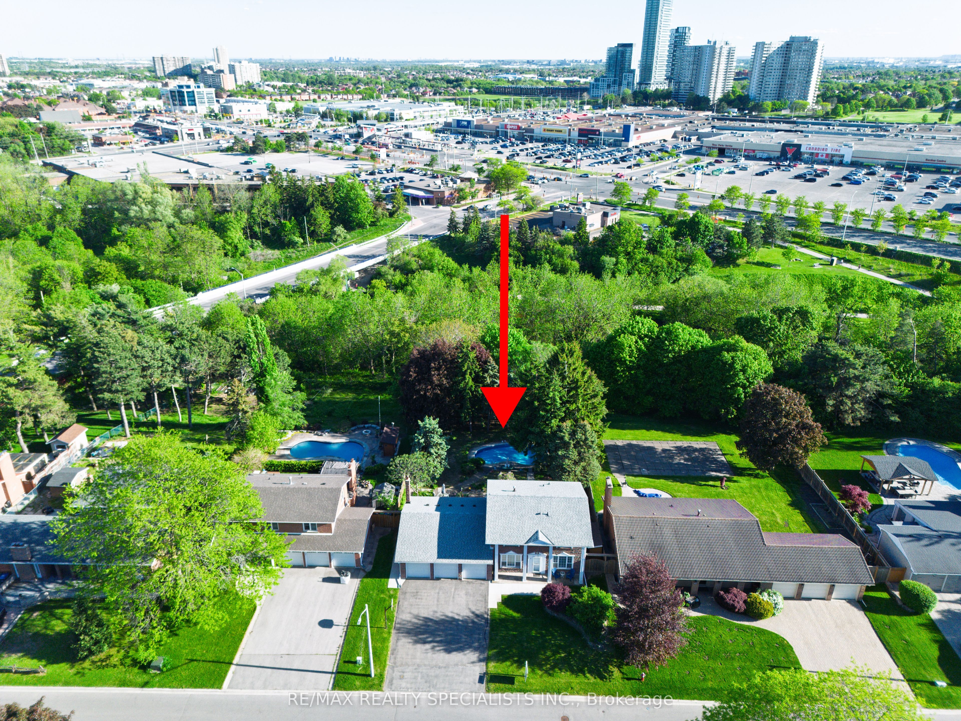 8 River View Drive, Brampton, ON L6W 2E5 photo 3