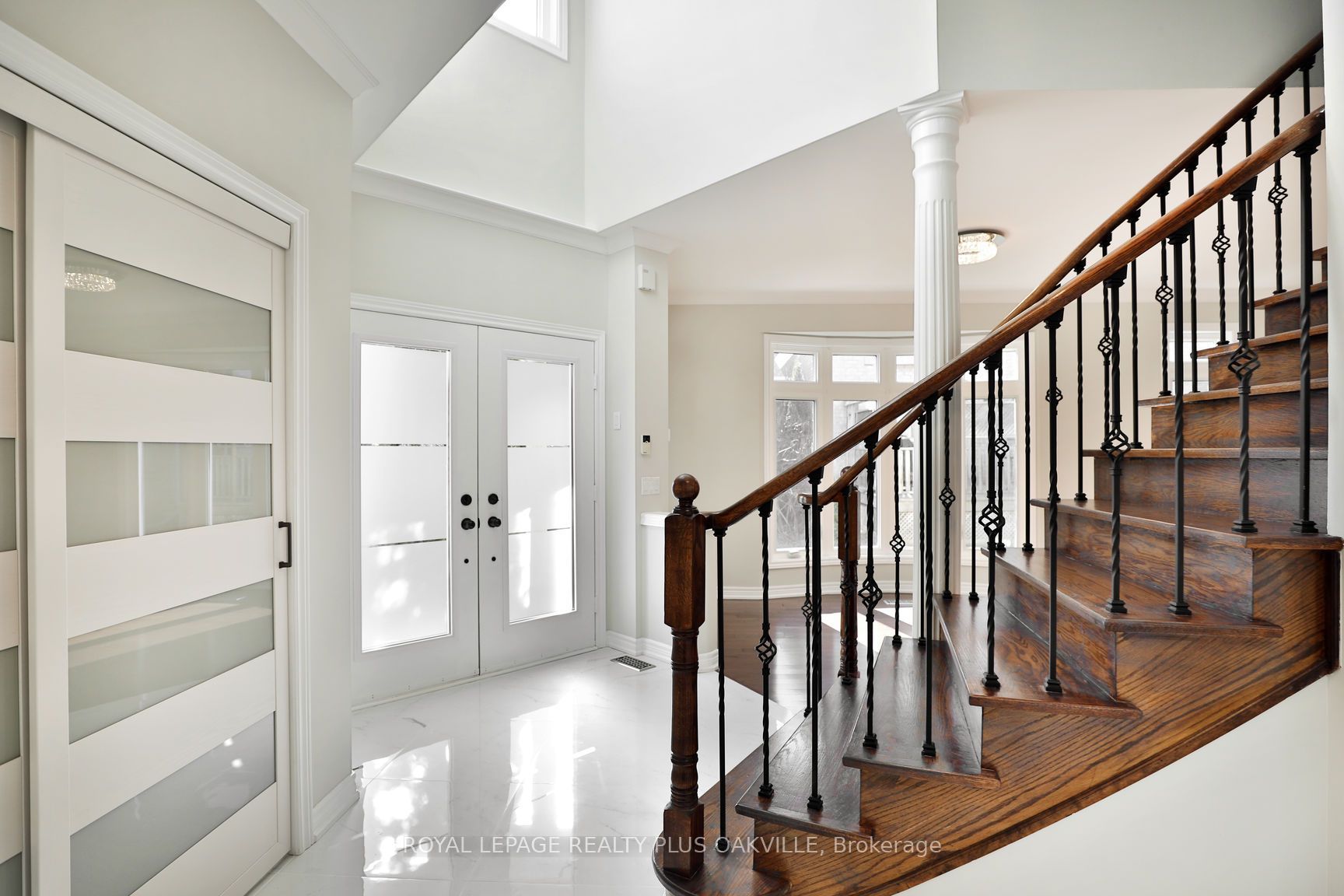 1548 Bayshire Drive, Oakville, ON L6H 6L8