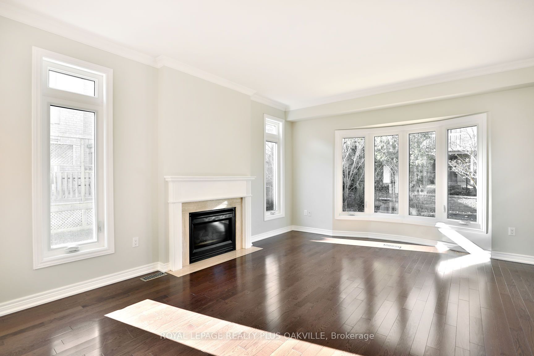 1548 Bayshire Drive, Oakville, ON L6H 6L8 photo 3