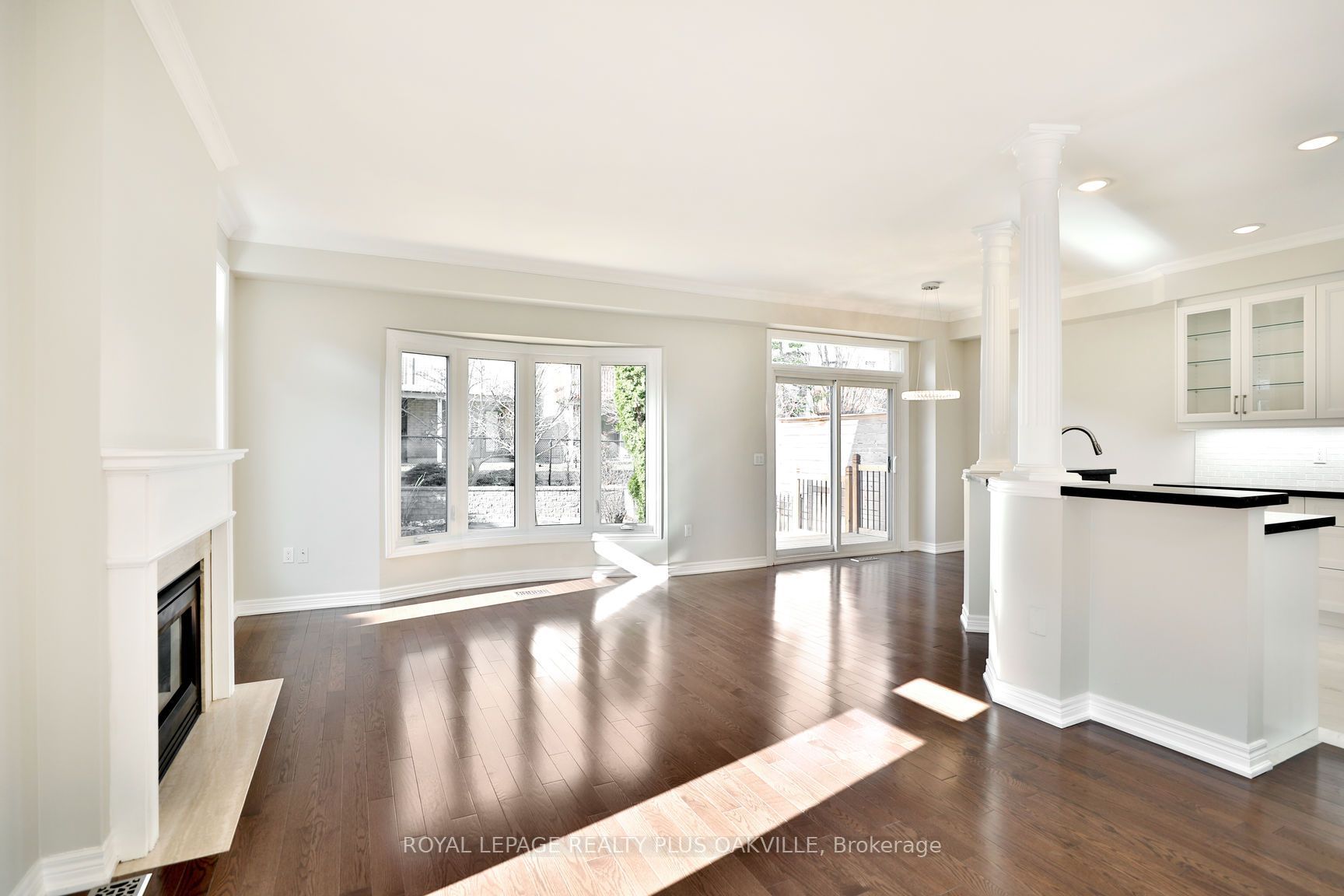1548 Bayshire Drive, Oakville, ON L6H 6L8 photo 4