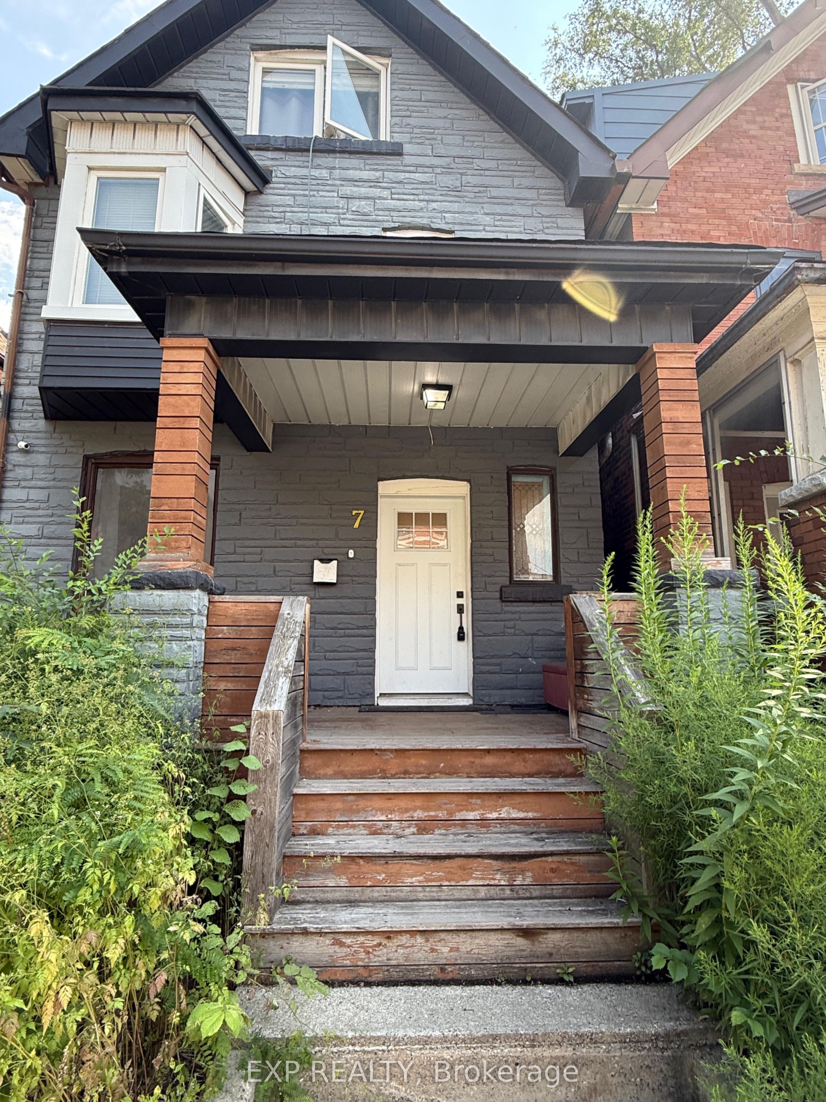 7 Lansdowne Avenue 2F and 3F, Toronto, ON M6K 2V7