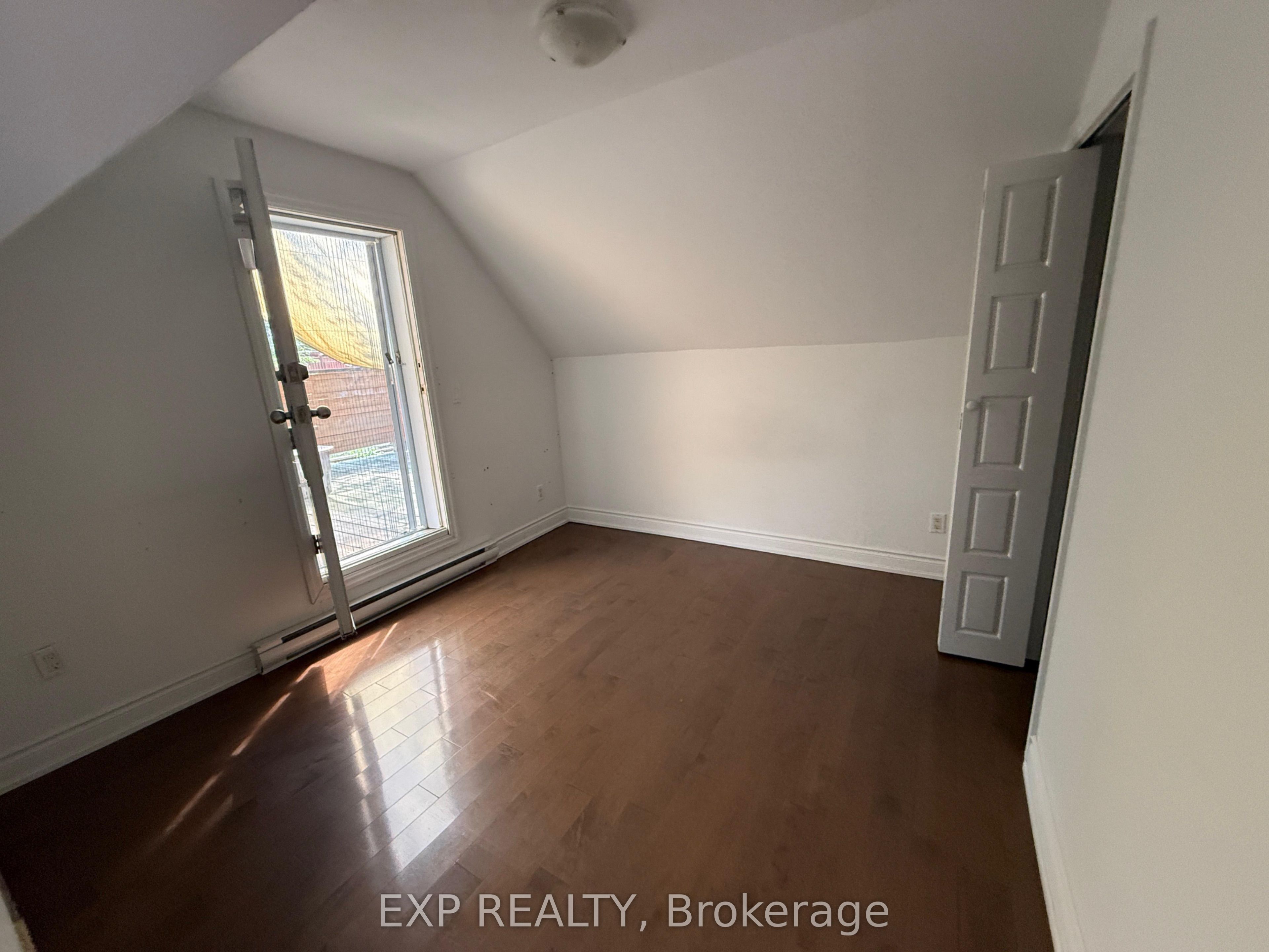 7 Lansdowne Avenue 2F and 3F, Toronto, ON M6K 2V7 photo 3