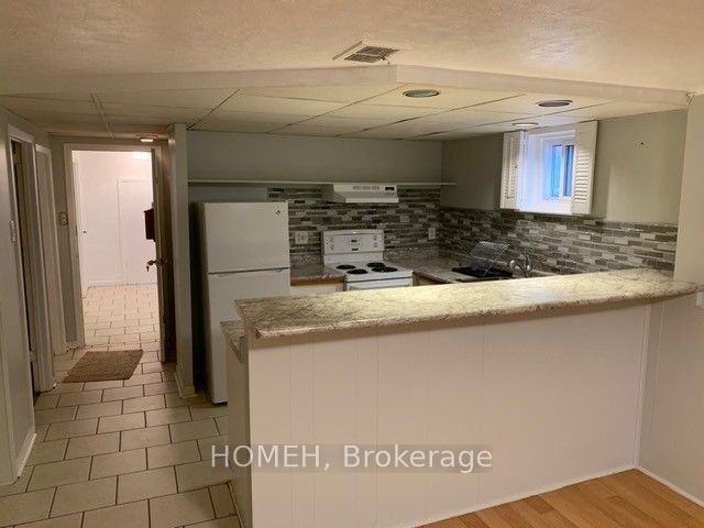 100 Edgecroft Road Basement, Toronto, ON M8Z 2C3 photo 2