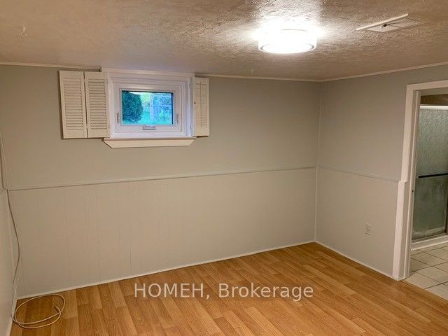 100 Edgecroft Road Basement, Toronto, ON M8Z 2C3 photo 4