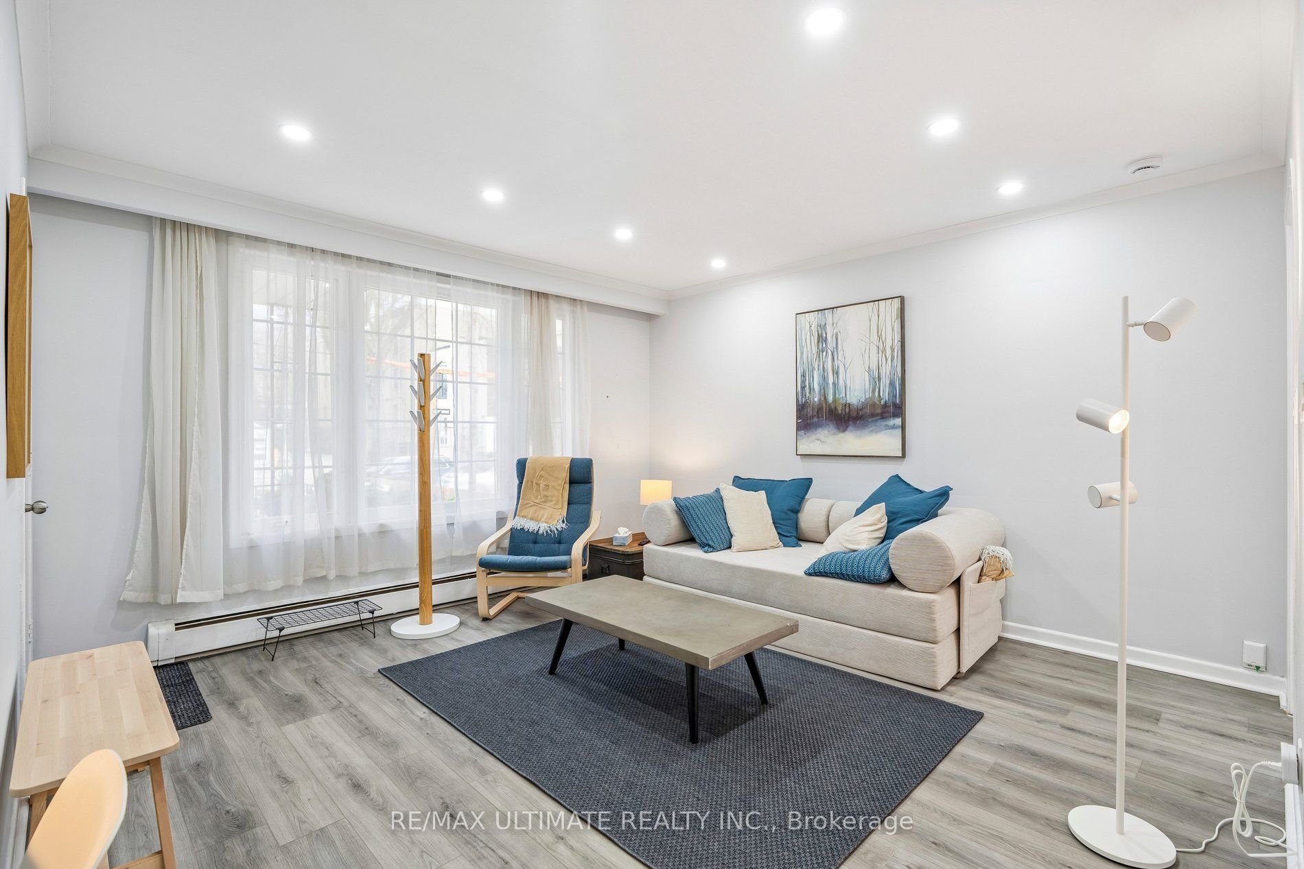 213 Close Avenue 1, Toronto, ON M6K 2V6 photo 2