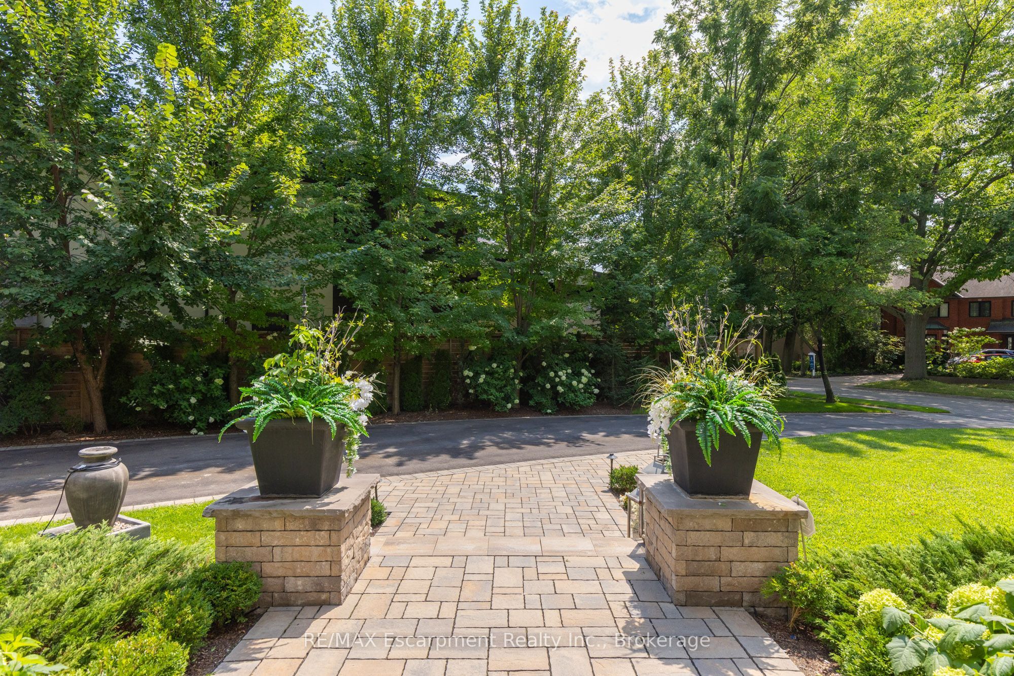 105 WHITTINGTON Place, Oakville, ON L6K 3W1 photo 4