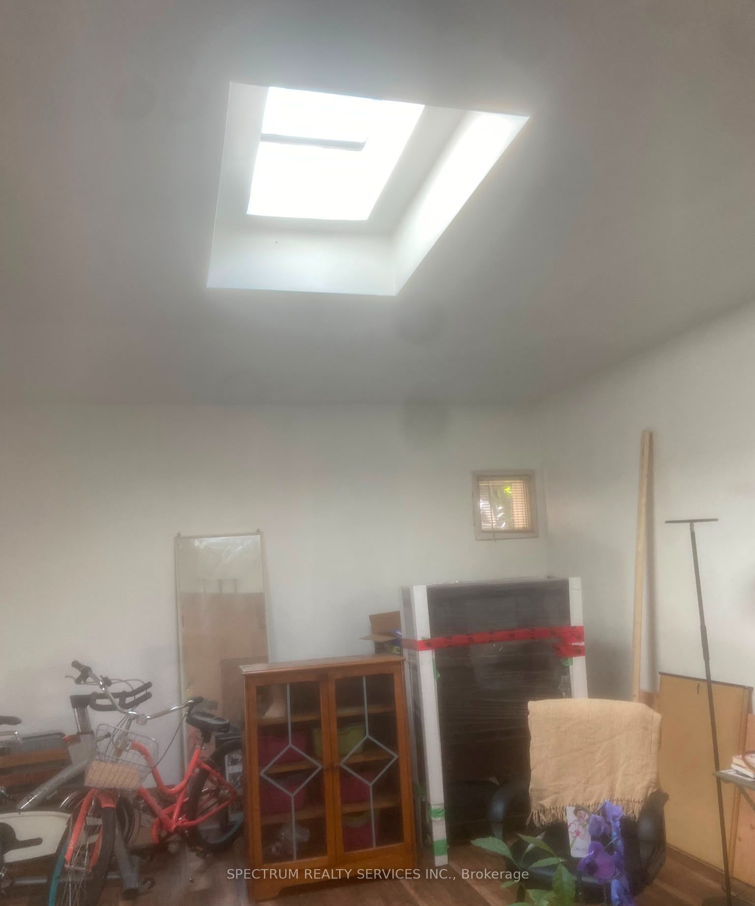 3126 Dundas Street W Rear Main Floor Loft, Toronto, ON M6P 2A1 photo 2