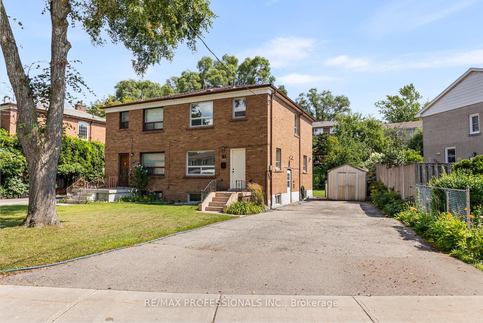 21 Brendwin Road, Toronto, ON M6N 4V6