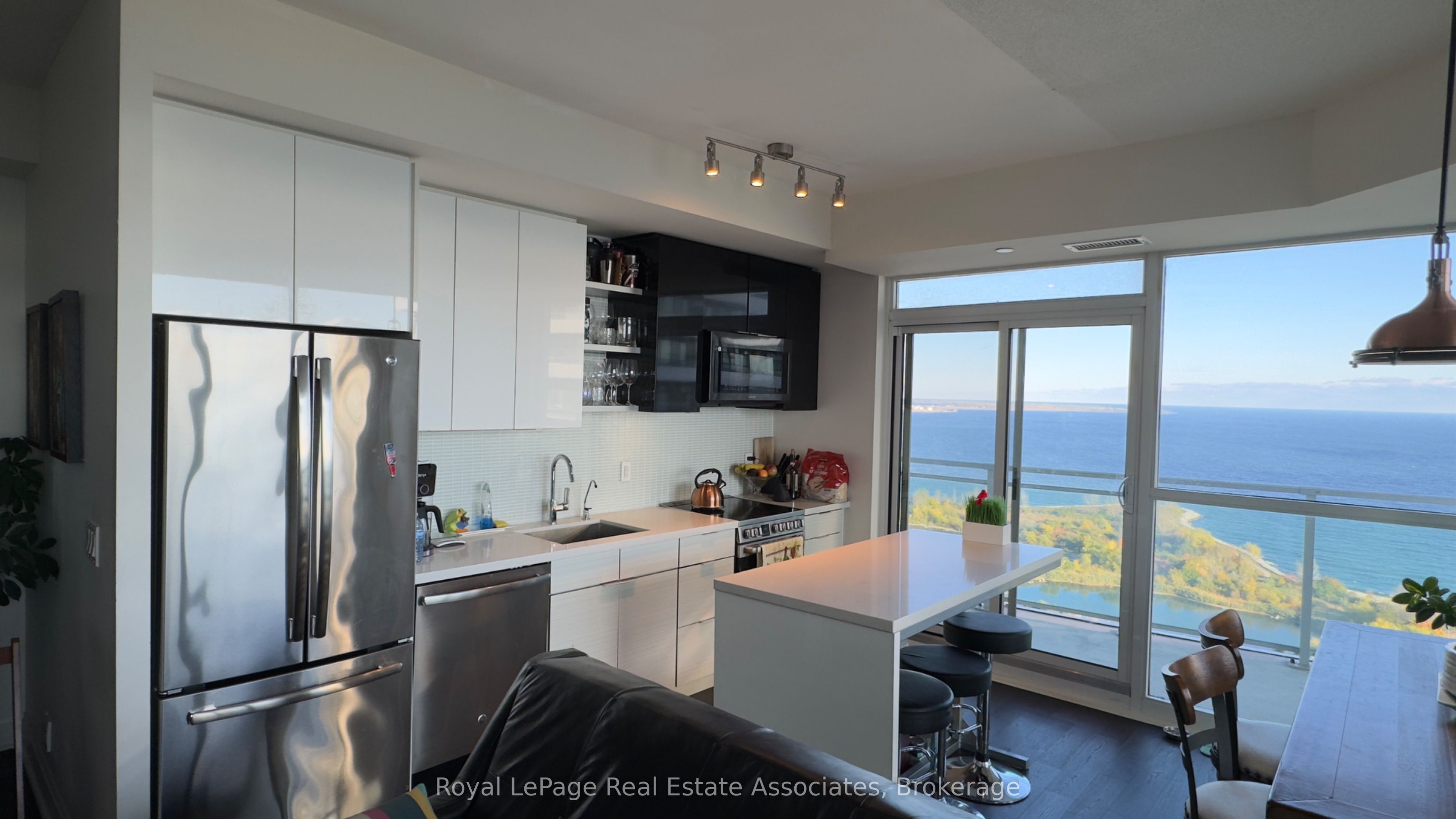 33 Shore Breeze Drive 3010, Toronto, ON M8V 0G1 photo 5