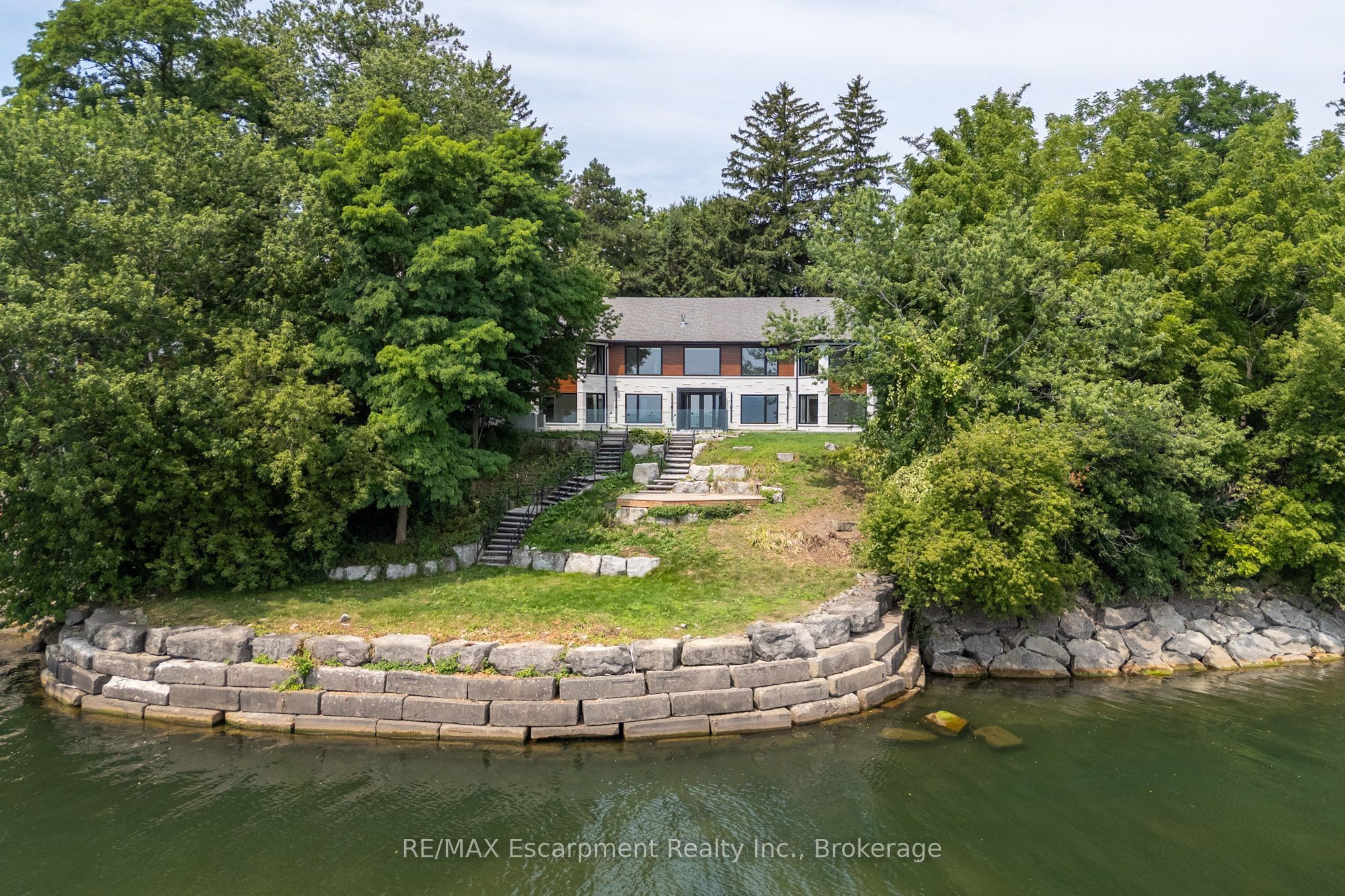 100 Appleby Place, Burlington, ON L7L 2X1