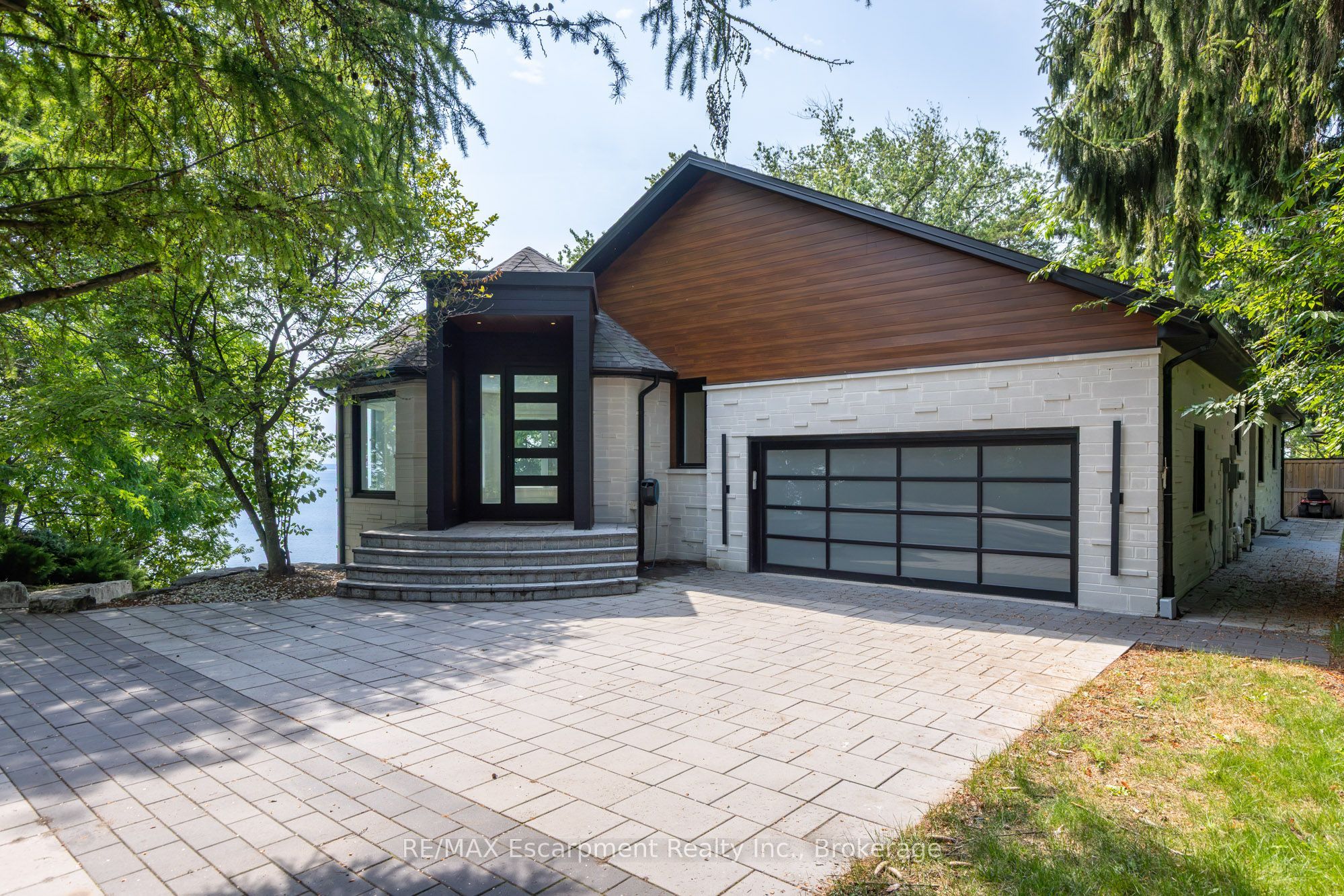 100 Appleby Place, Burlington, ON L7L 2X1 photo 4