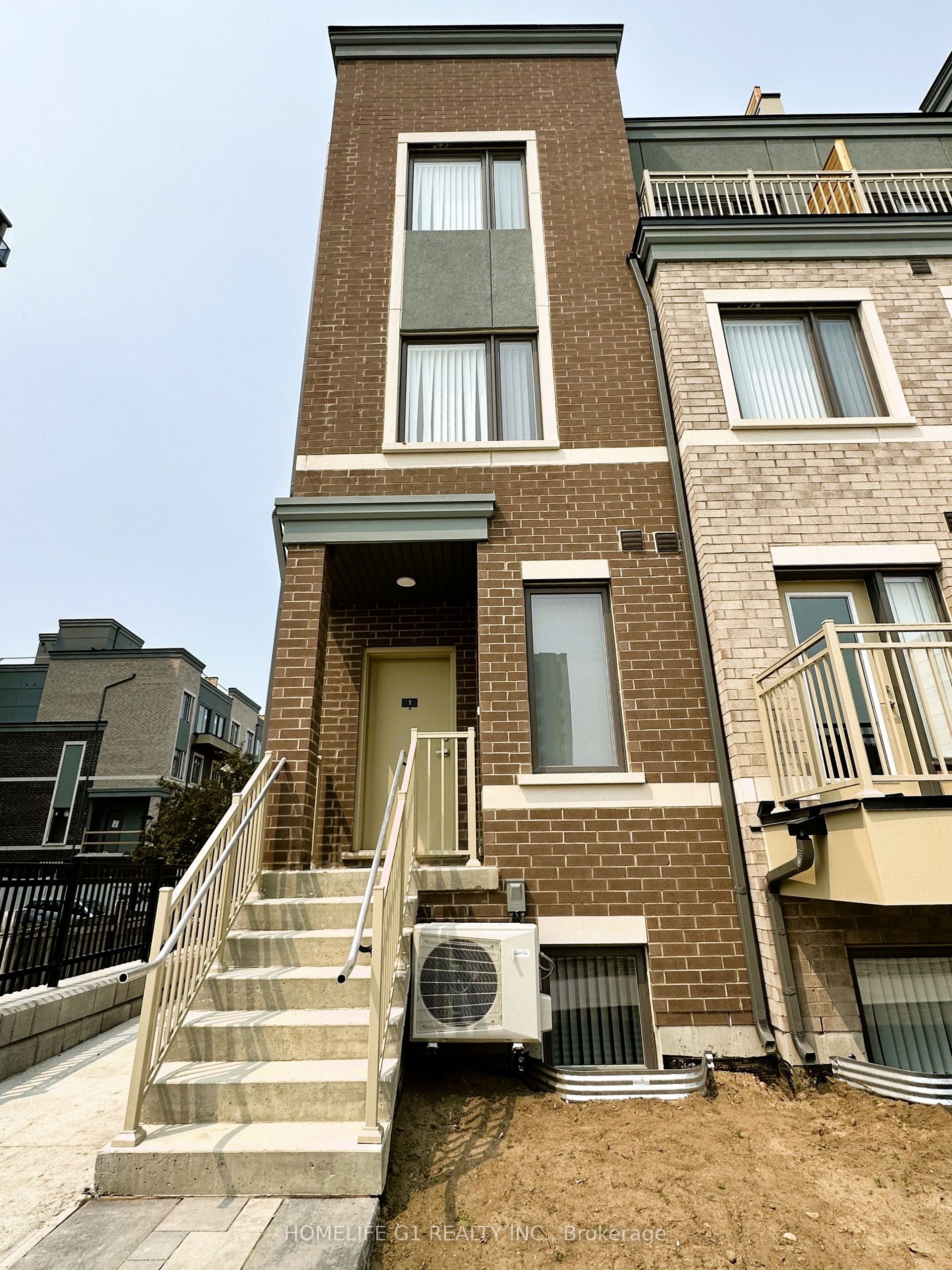 260 Twelfth Street 1, Toronto, ON M8V 0J6