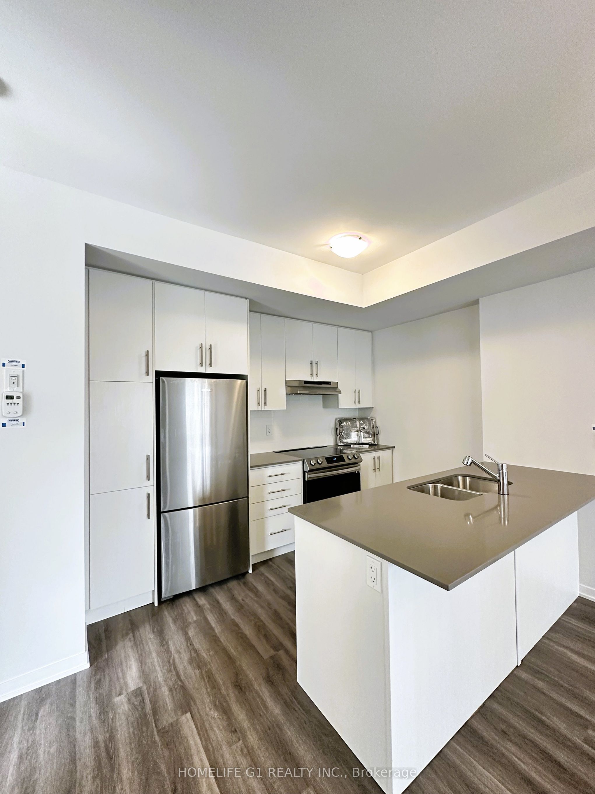 260 Twelfth Street 1, Toronto, ON M8V 0J6 photo 3
