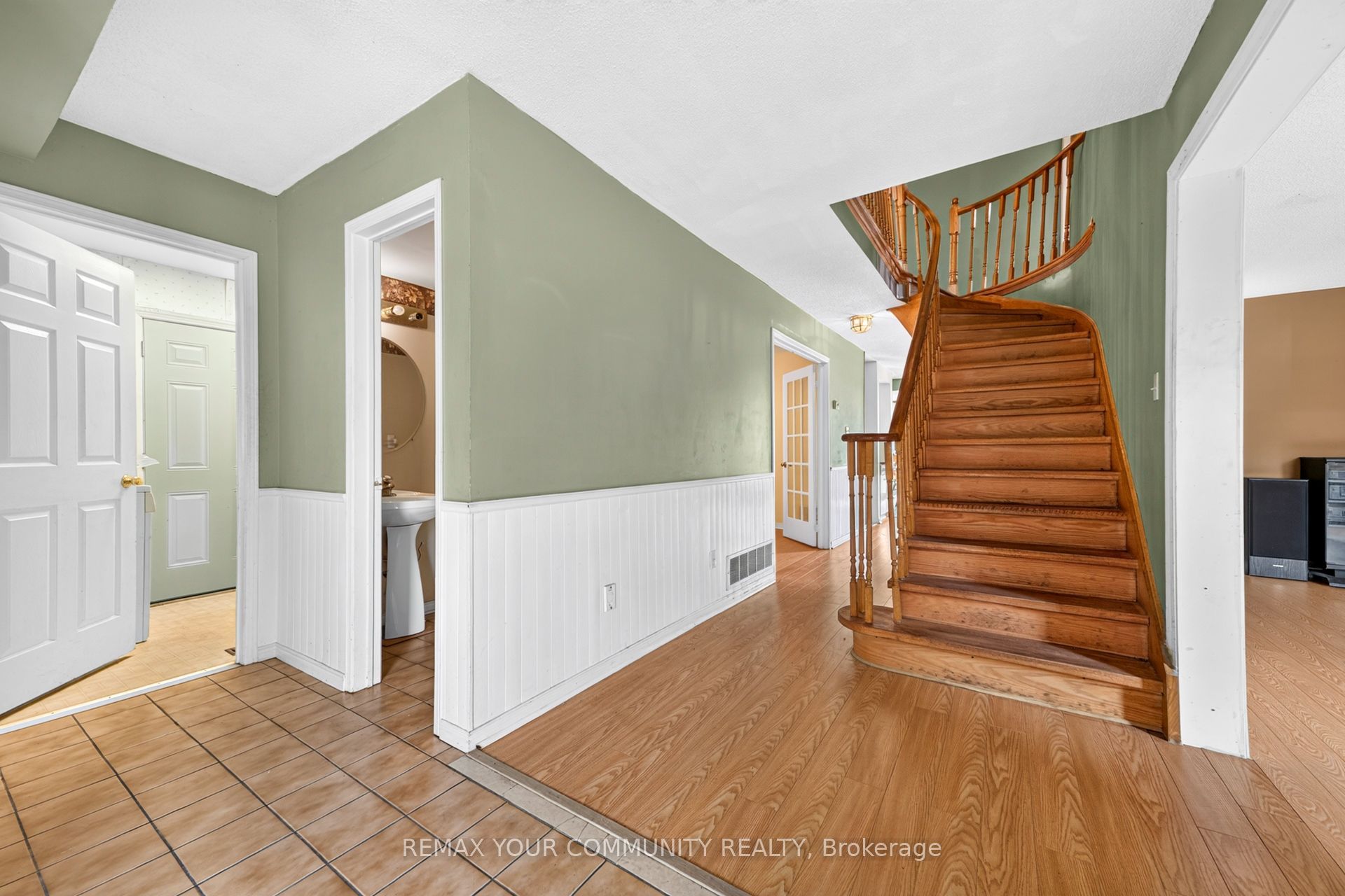74 Richvale Drive, Brampton, ON L6Z 4K1 photo 3