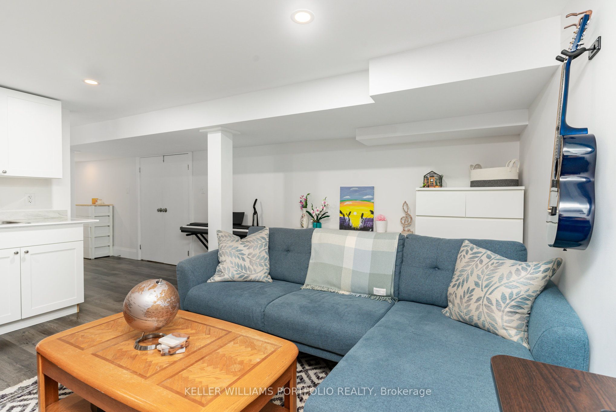 329 Runnymede Road Lower, Toronto, ON M6S 2Y5 photo 5