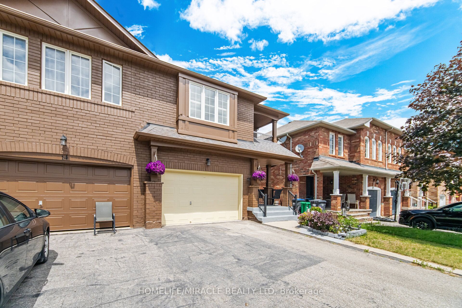 16 Capistro Street, Brampton, ON L7A 3J3 photo 2