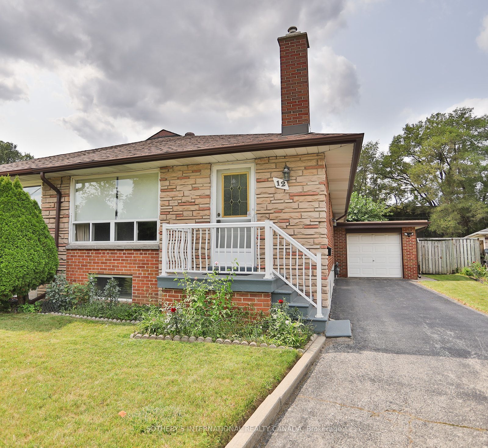 12 Waterbury Drive, Toronto, ON M9R 3X6 photo 2