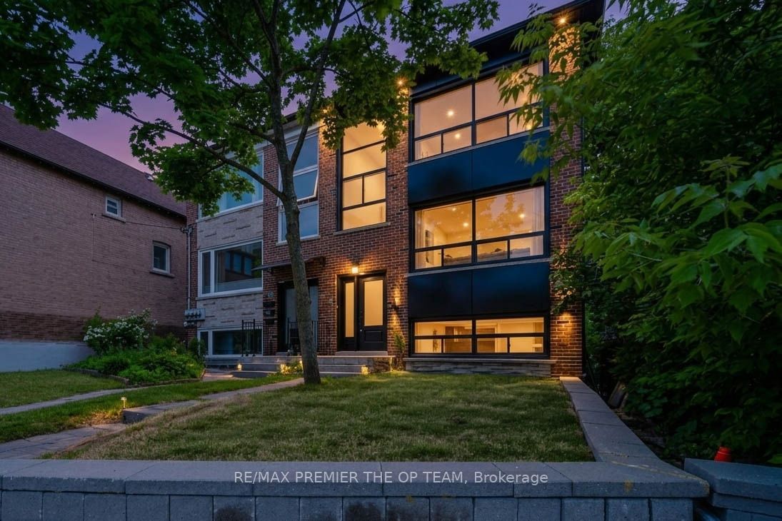 299 Quebec Avenue 3, Toronto, ON M6P 2V2