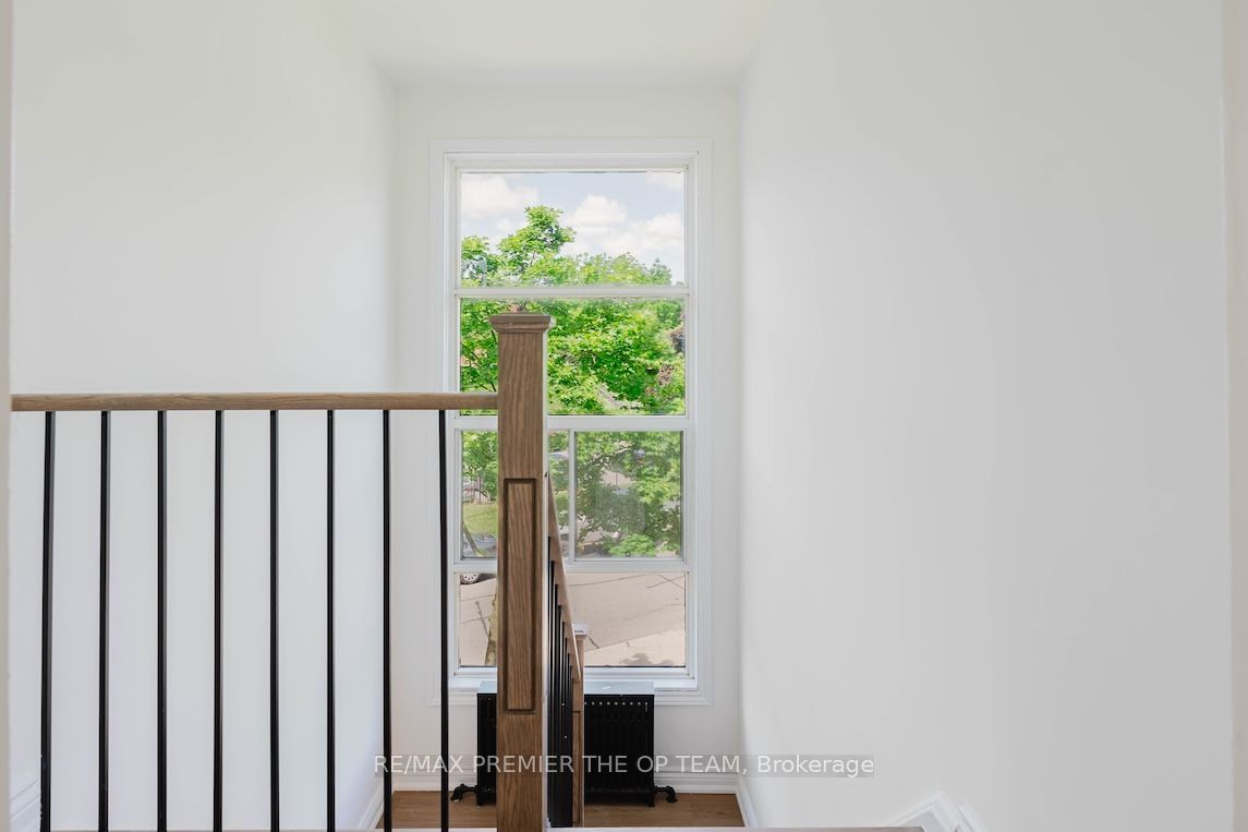 299 Quebec Avenue 3, Toronto, ON M6P 2V2 photo 5