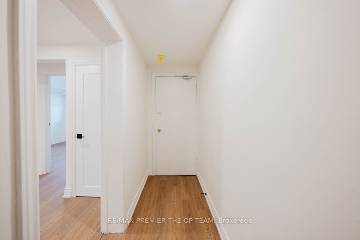 299 Quebec Avenue 1, Toronto, ON M6P 2V2 photo 4