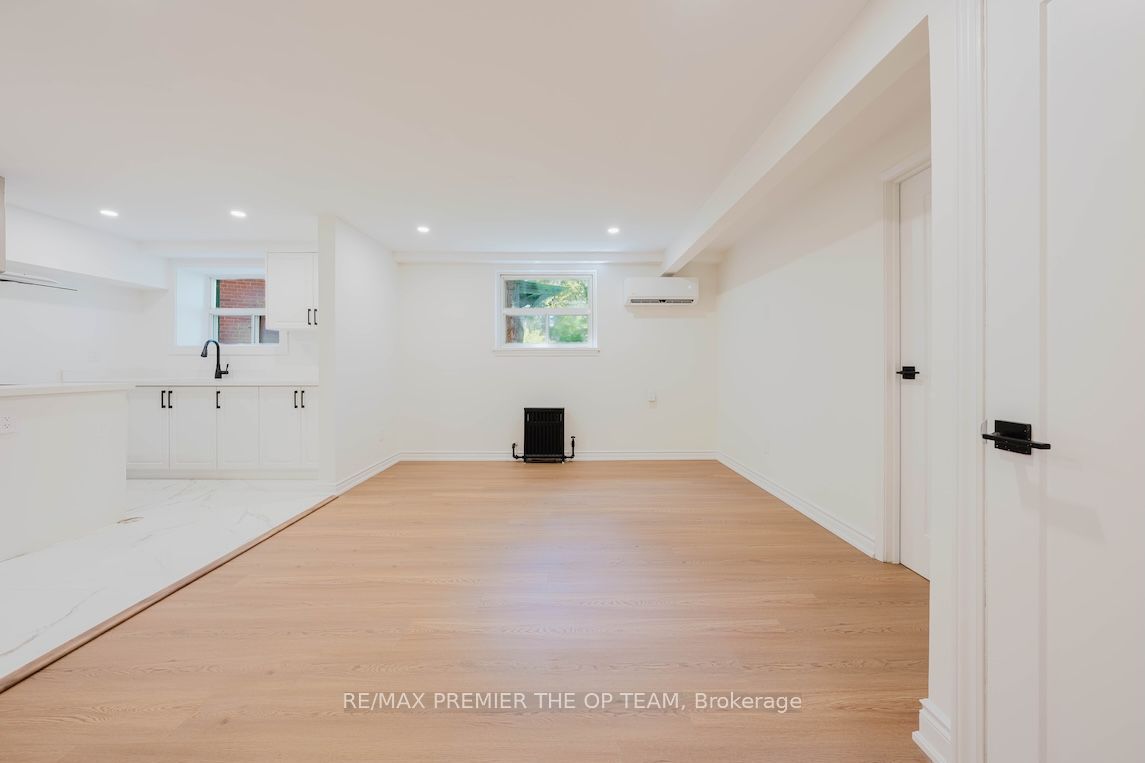 299 Quebec Avenue 1, Toronto, ON M6P 2V2 photo 5