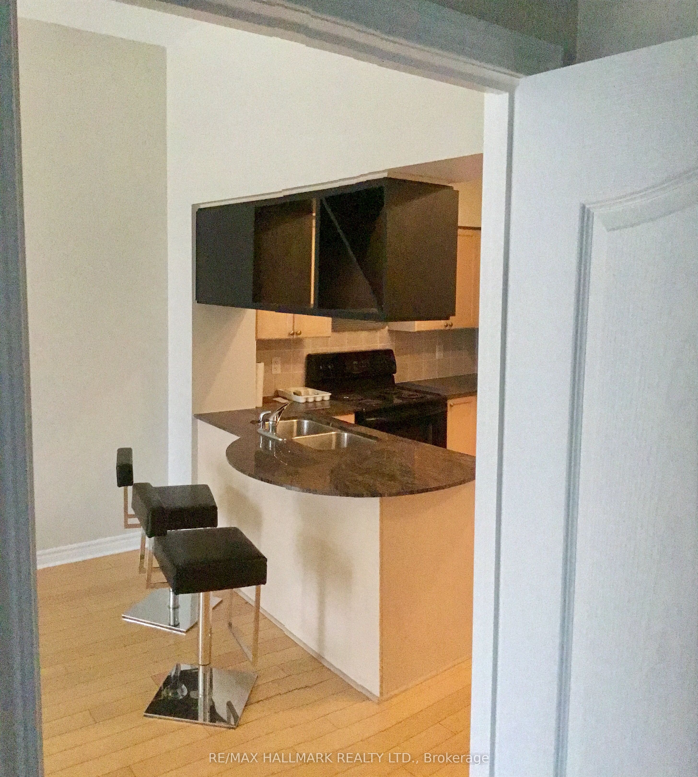 320 City Centre Drive 318, Mississauga, ON L5B 4P8 photo 3