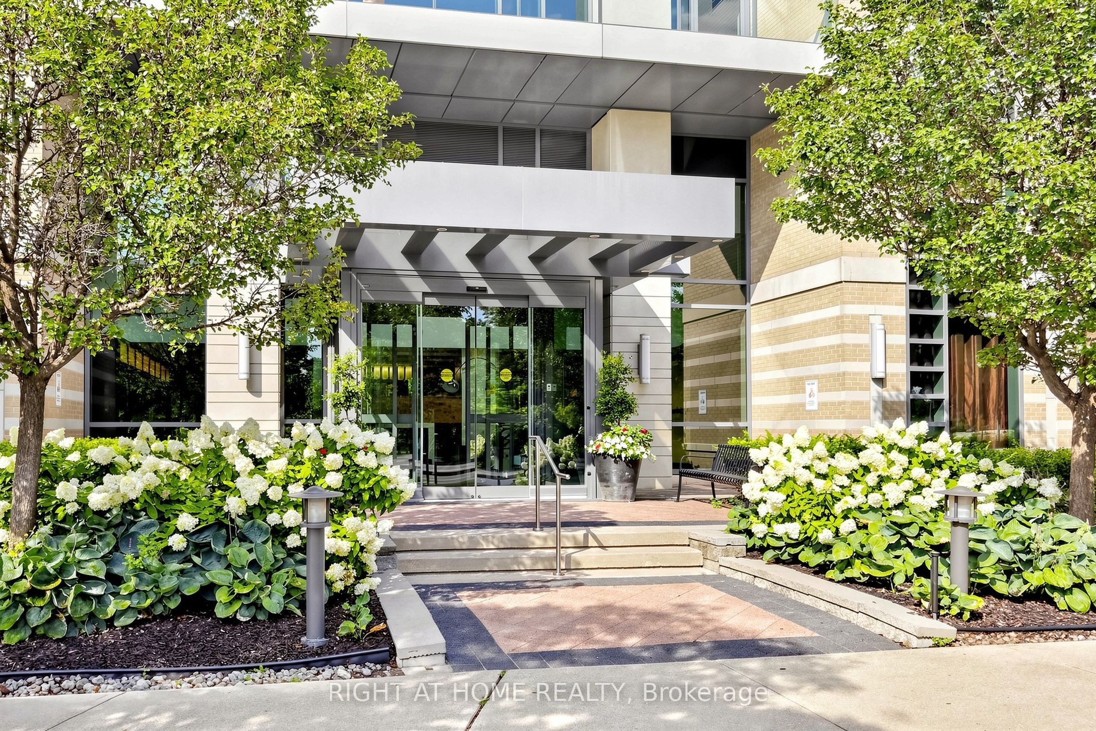 225 Sherway Gardens Road 109, Toronto, ON M9C 0A3 photo 3