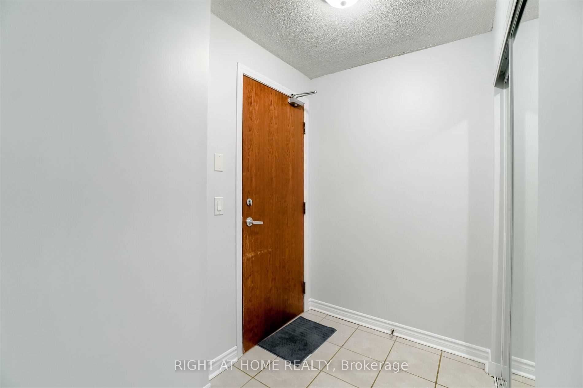 4080 Living Arts Drive 1505, Mississauga, ON L5B 4N3 photo 5