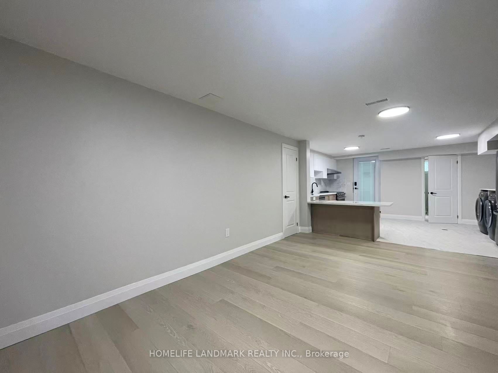 17 Rosemeade Avenue Unit 3, Toronto, ON M8Y 3A2 photo 3